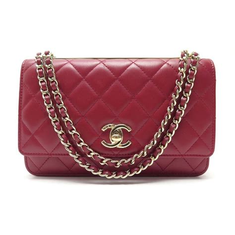 chanel sac bandouliere wallet on chain rouge|Sac à main Chanel Wallet on Chain en cuir matelassé rouge.